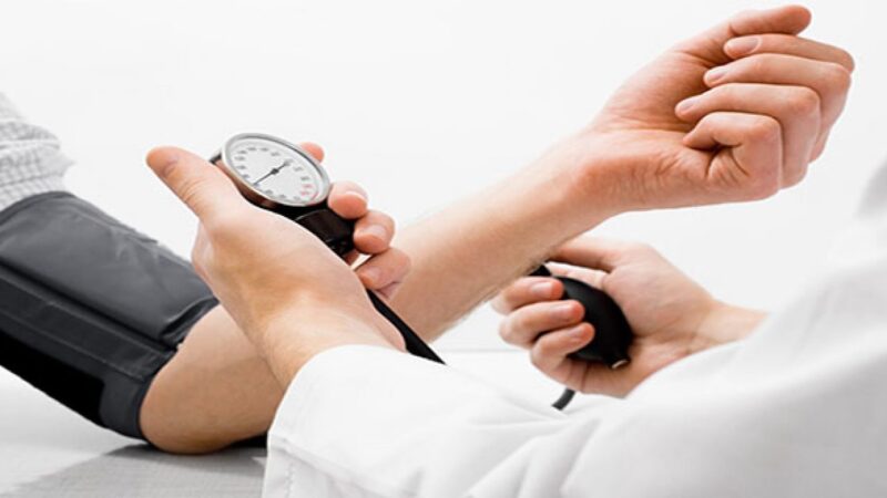 Khi bị huyết áp cao, cơ thể dễ mắc phải các bệnh liên quan đến tim mạch.