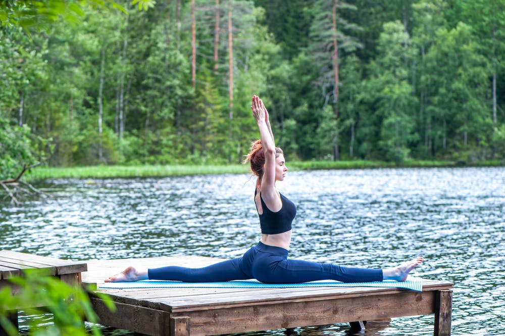 Tư thế con khỉ –  Hanumanasana