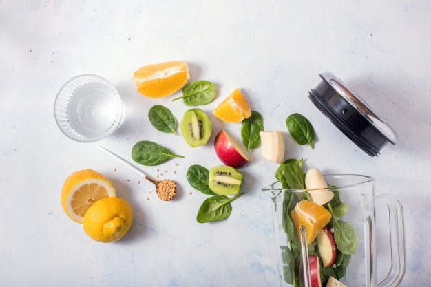 Hãy làm món sinh tố hoa quả tươi và không thêm nước ép đóng hộp khi bạn cần tăng vị ngọt nhé!